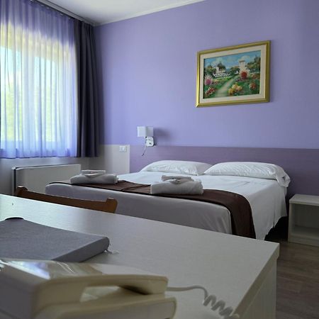Albergo Trattoria Italia Desenzano del Garda Eksteriør bilde