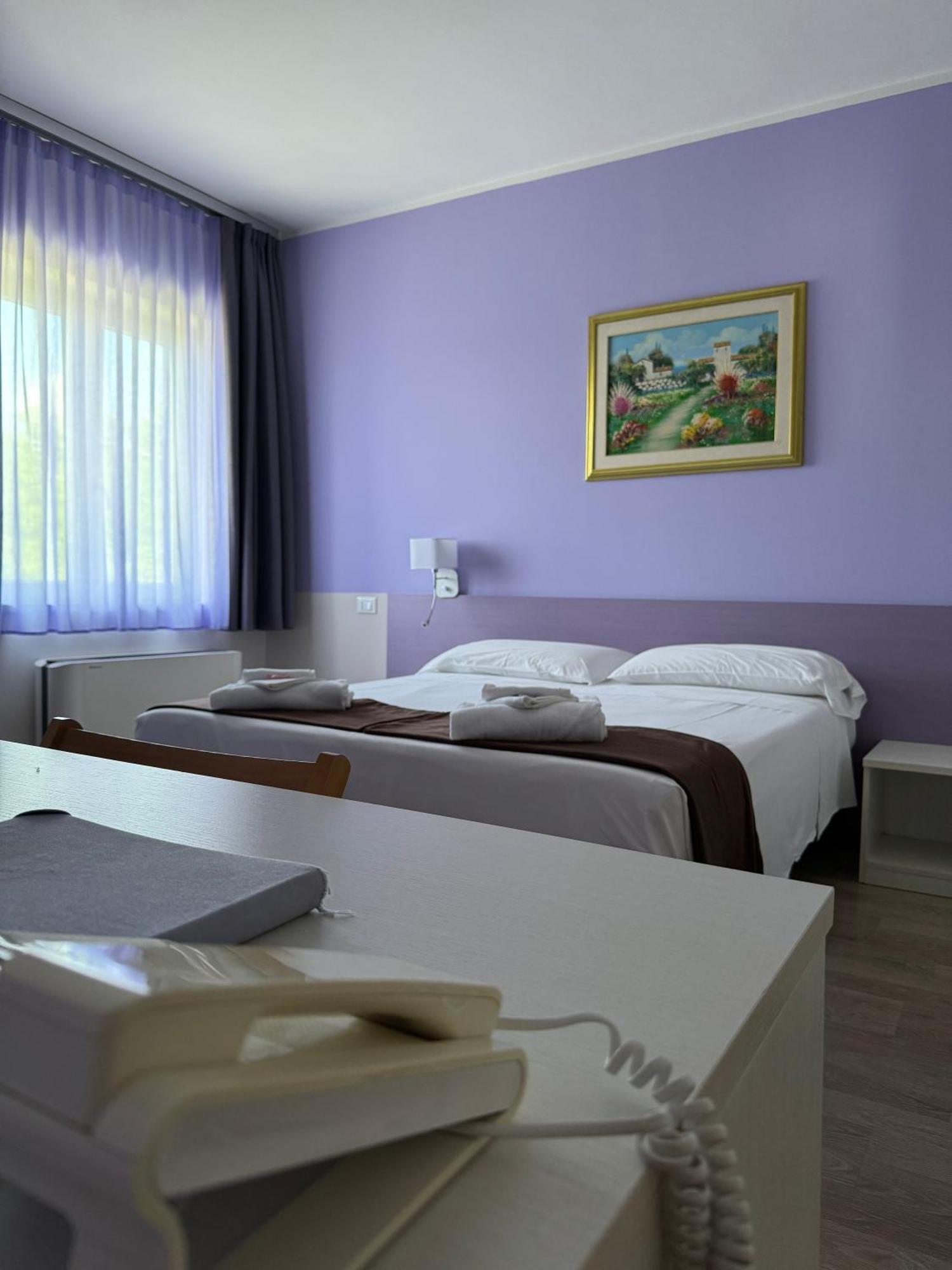 Albergo Trattoria Italia Desenzano del Garda Eksteriør bilde